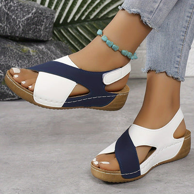 Damen Keilsandalen mit gekreuzten Riemen