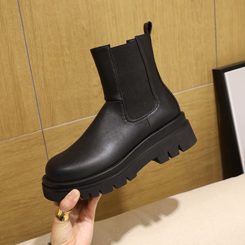 Klobige Plateaustiefel für Damen