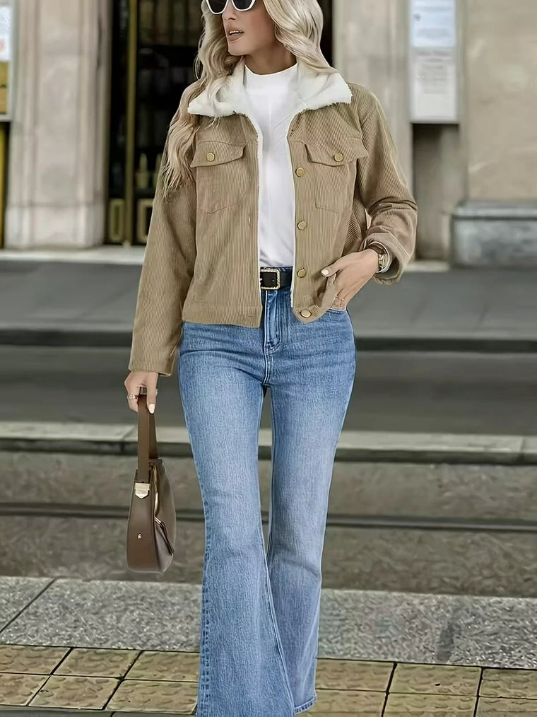 Damen-Cordjacke mit Taschen und Knöpfen