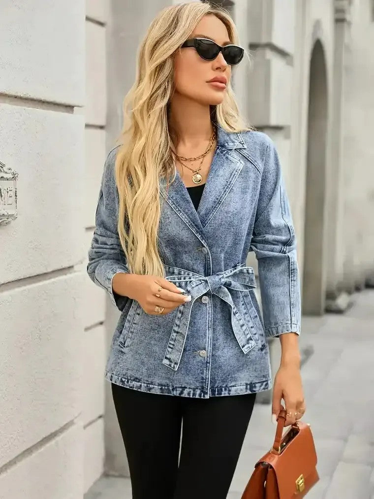 Damen-Jeansjacke mit doppelreihiger Knopfleiste