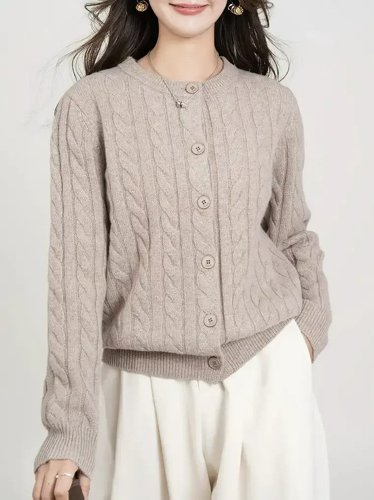 Damen-Strickjacke mit Knopfleiste und Zopfmuster
