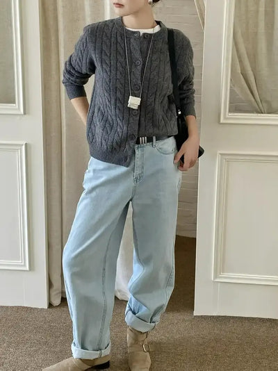 Damen-Strickjacke mit Knopfleiste und Zopfmuster