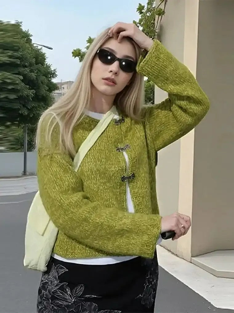 Damen- Strickjacke mit Hakenverschluss