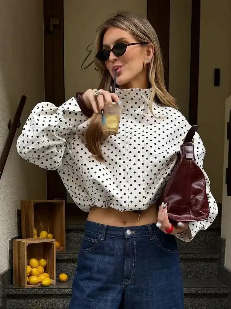 Damenjacke mit Polka-Dot-Muster und verkürzter Länge