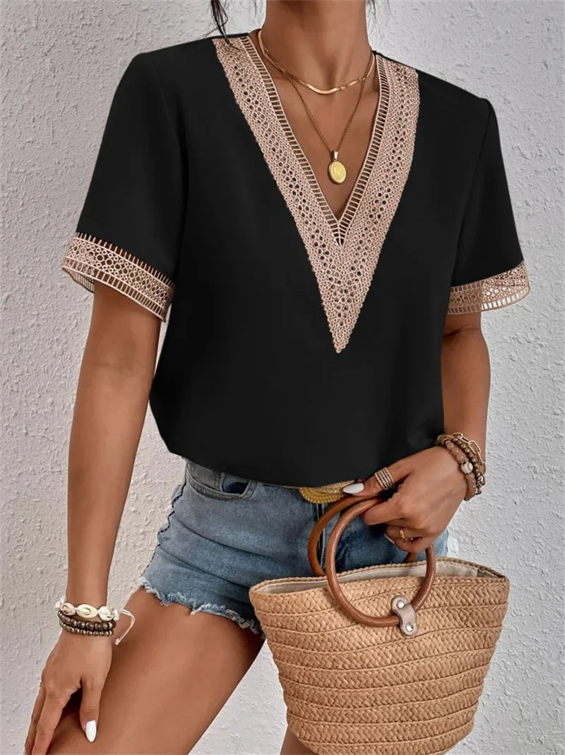 Damen Sommerbluse mit V-Ausschnitt und bestickten Details
