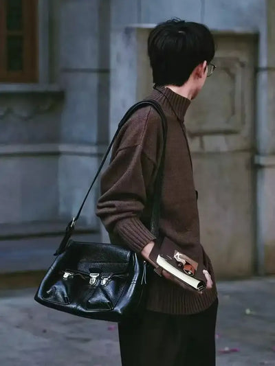 Herrenpullover mit geripptem Kragen und langen Ärmeln