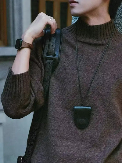 Herrenpullover mit geripptem Kragen und langen Ärmeln