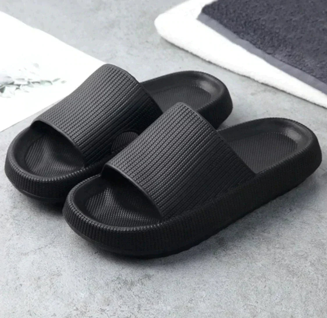 Damen-Sandalen zum Hineinschlüpfen mit offener Spitze