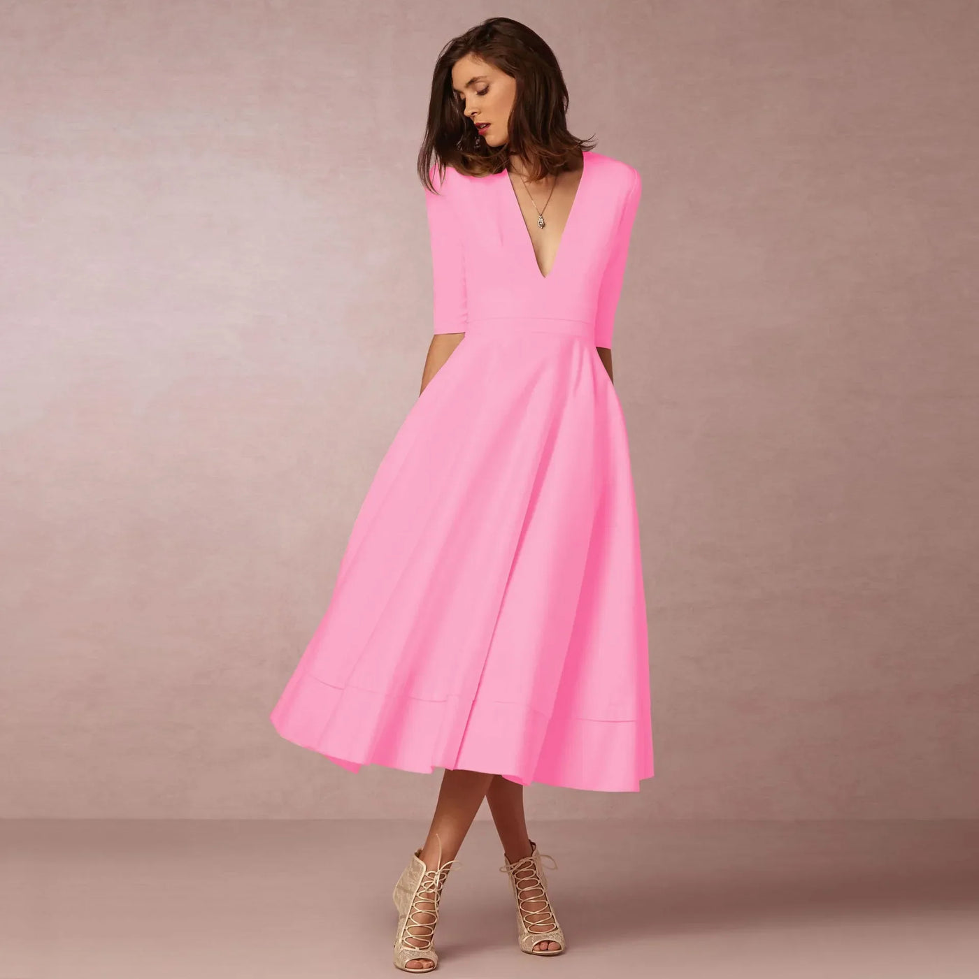 Damen Midikleid für den Sommer mit tiefem V-Ausschnitt